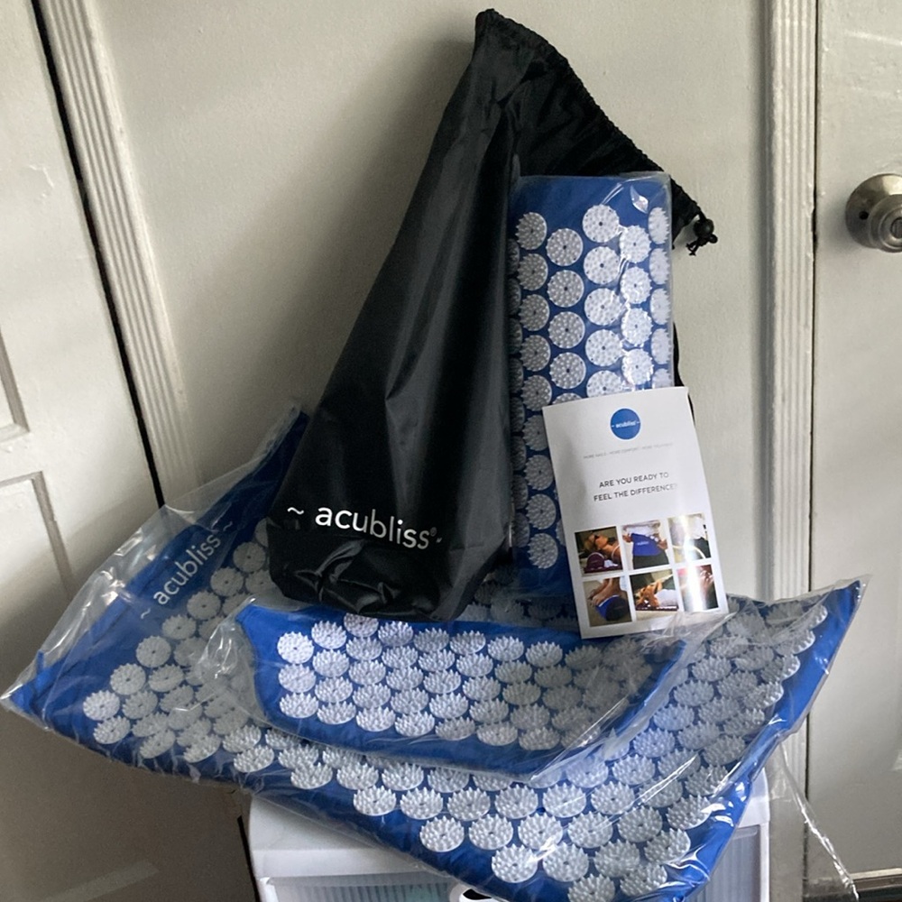 Acubliss Massage Therapy Mat Pillow and Strap Set w/carrying tote Blue NEW